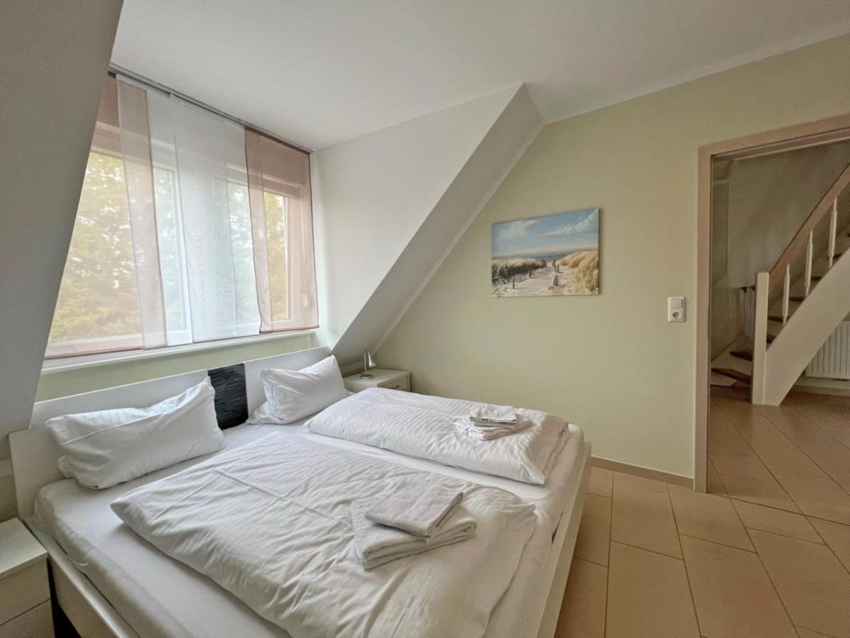 Ferienwohnung Hafenblick - Wunderbare Erholung Am Hafen Norddeich  Exterior photo